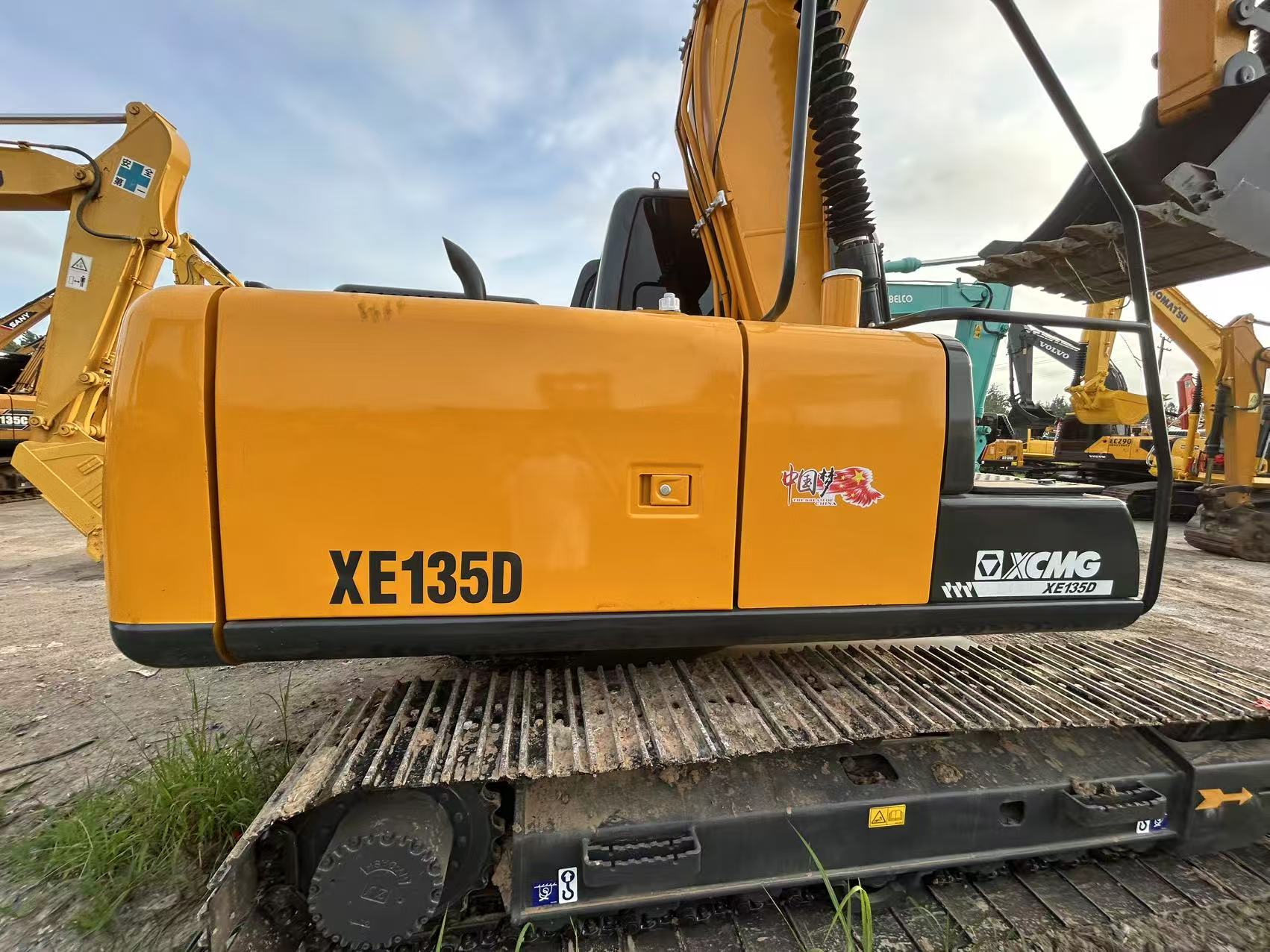 XCMG XE135D