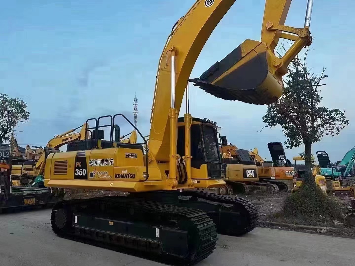 KOMATSU PC300