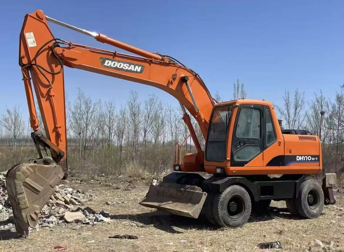 DOOSAN DX170W