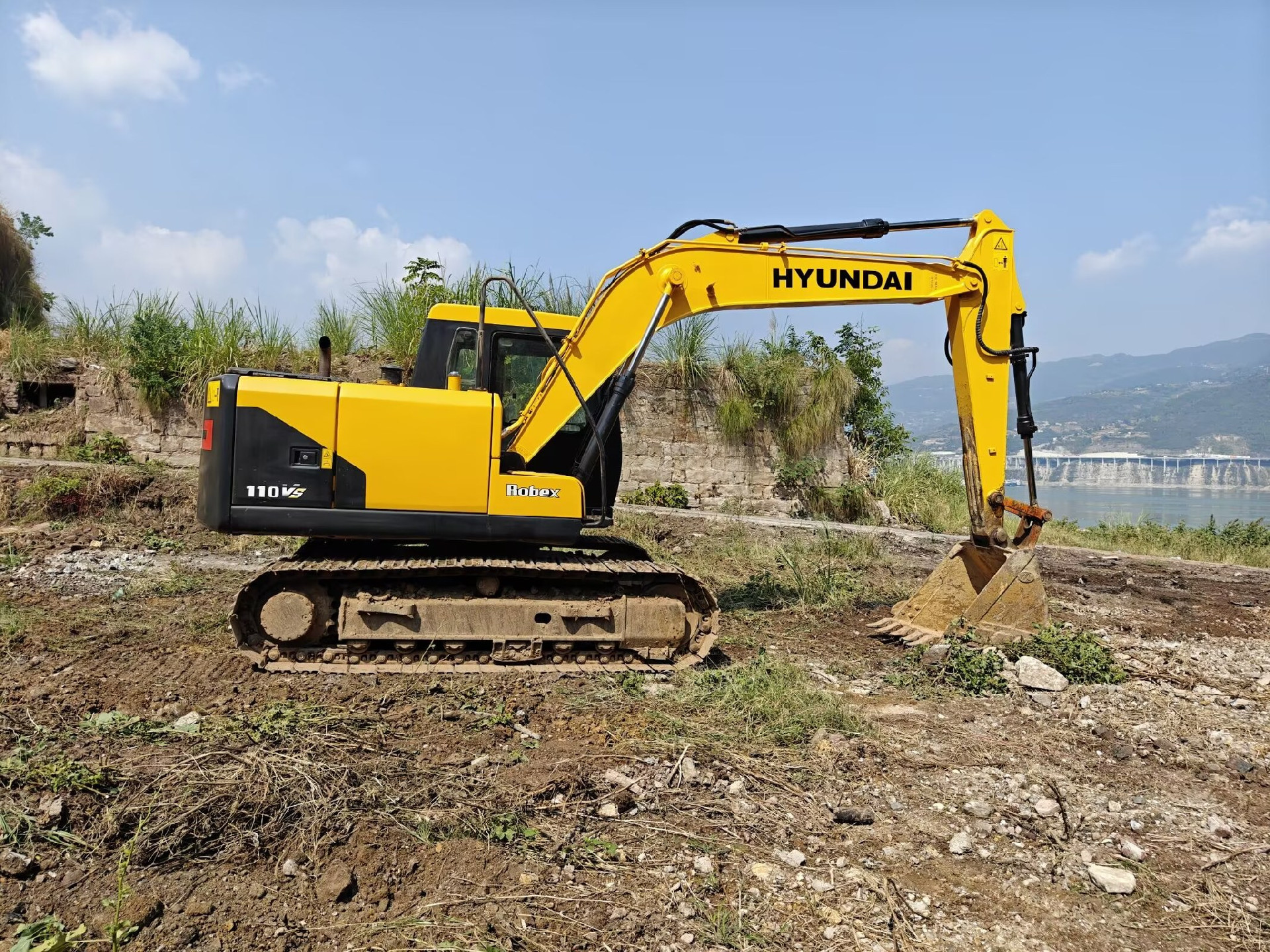 Hyundai R110VS