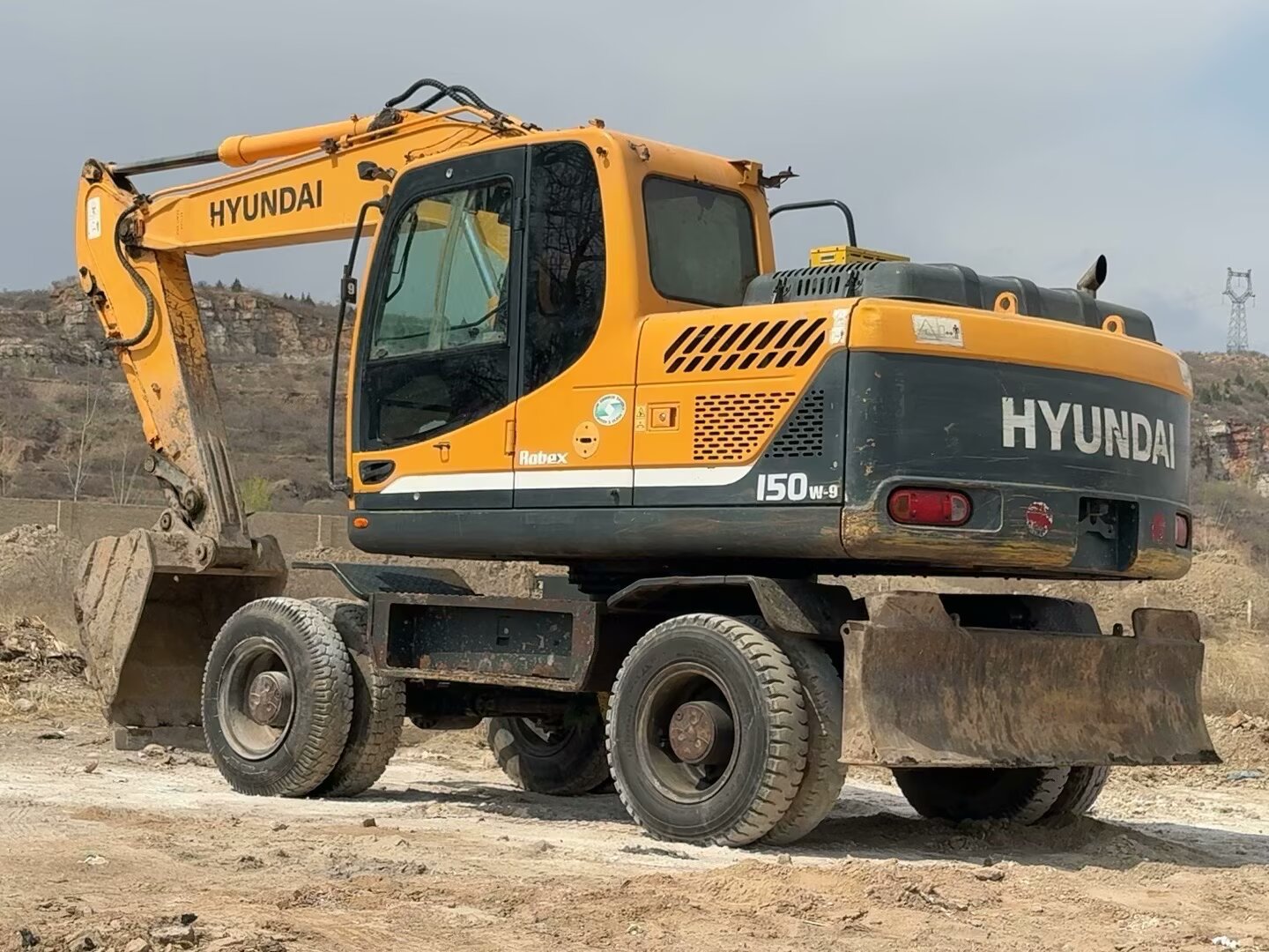 Hyundai R150W9