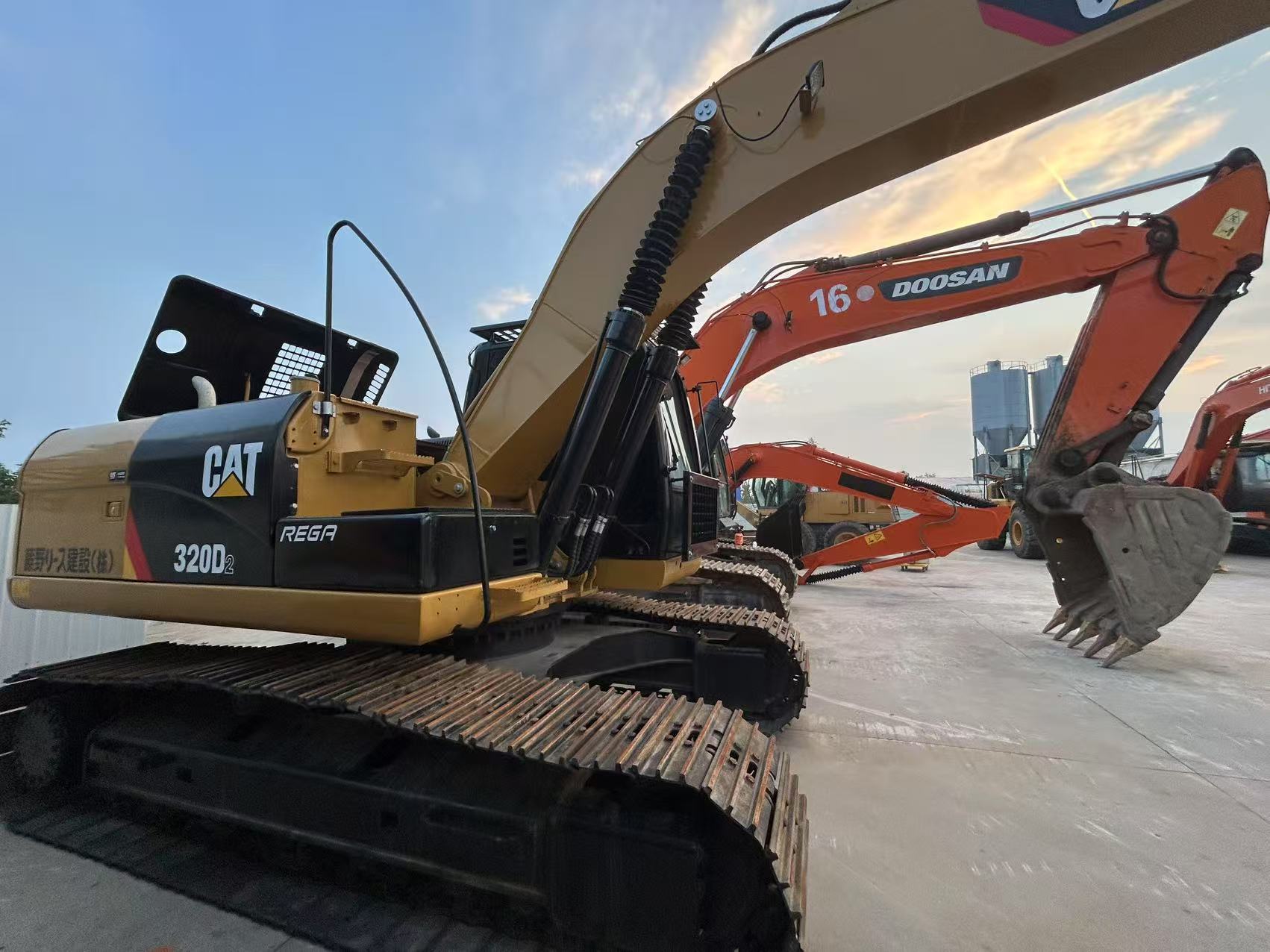 Caterpillar 320D2